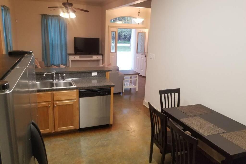 Apartment 4 Hammond
